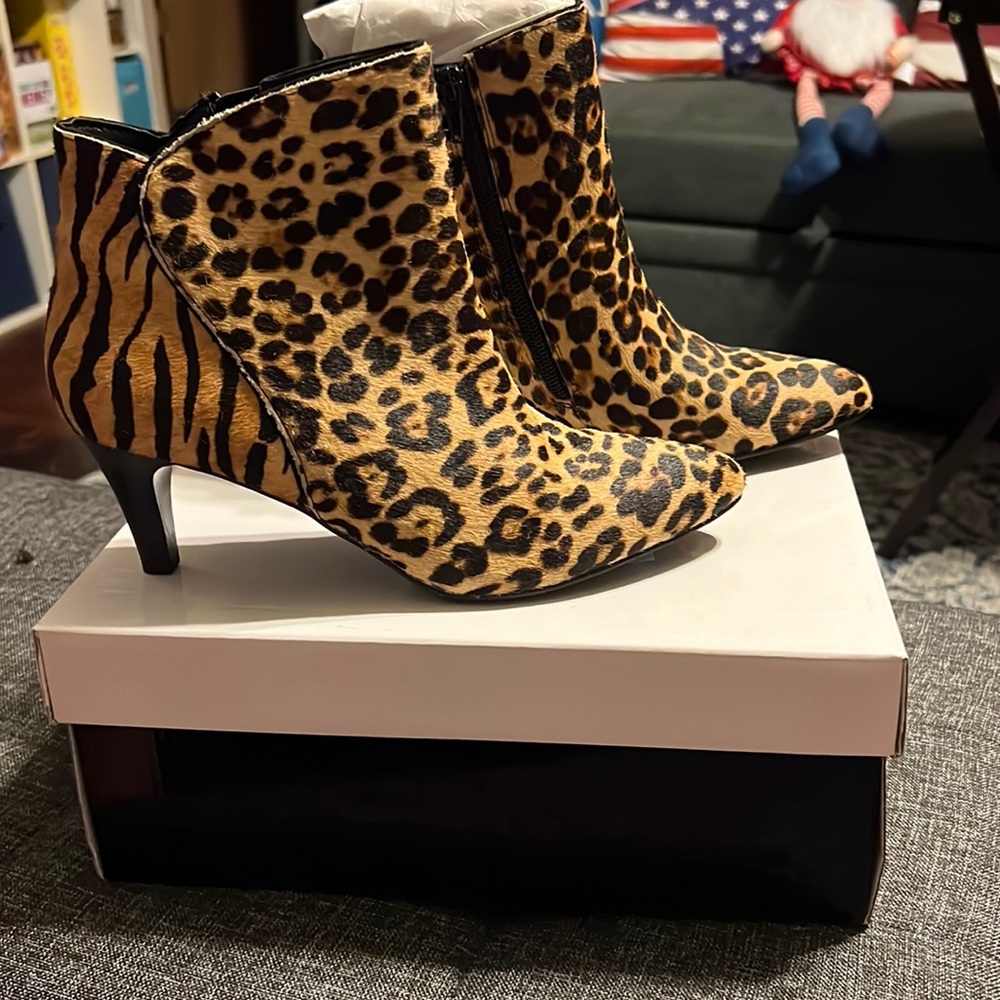 Brand new Alfani Harpperch booties.  Size 7 with a zippered side.
